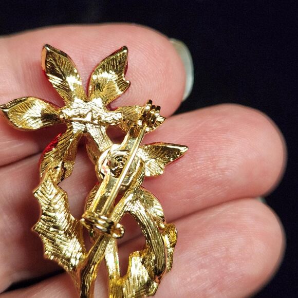 Set of 5 Christmas Cluster Pins Tree Poinsettia Bells Brooch Metallics Vintage - Picture 7 of 12